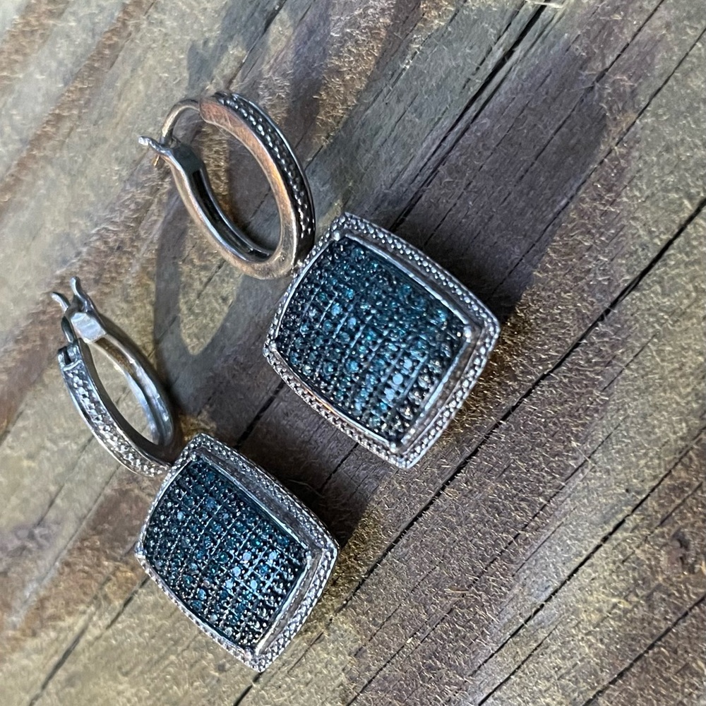 Diamond Blue Pompadour Rhodium over SS. Beautiful earrings - Picture 6 of 7